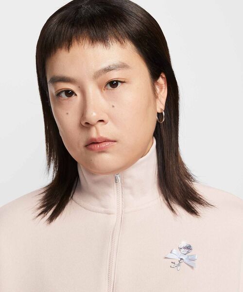 NIKE（ナイキ）の「ナイキ スポーツウェア ウィメンズ オーバーサイズ クォータージップ クロップド スウェットシャツ / Nike Sportswear Women's Oversized Quarter-Zip Cropped Sweatshirt IQ3940-667 Silt Red（スウェット・レディース・ピンク系その他2・L/M/XL/XS/S）」の3枚目の写真