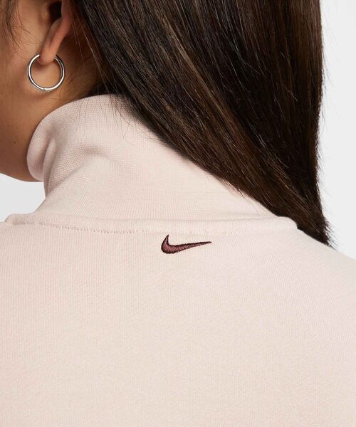 NIKE（ナイキ）の「ナイキ スポーツウェア ウィメンズ オーバーサイズ クォータージップ クロップド スウェットシャツ / Nike Sportswear Women's Oversized Quarter-Zip Cropped Sweatshirt IQ3940-667 Silt Red（スウェット・レディース・ピンク系その他2・L/M/XL/XS/S）」の5枚目の写真