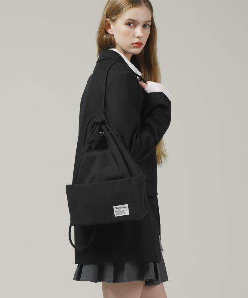TRM(スリーマインズ)の「TRM リサイクルナイロン ラッキードロウバックパック T53G(バックパック/リュック・レディース・ブラック・FREE)」の4枚目の写真