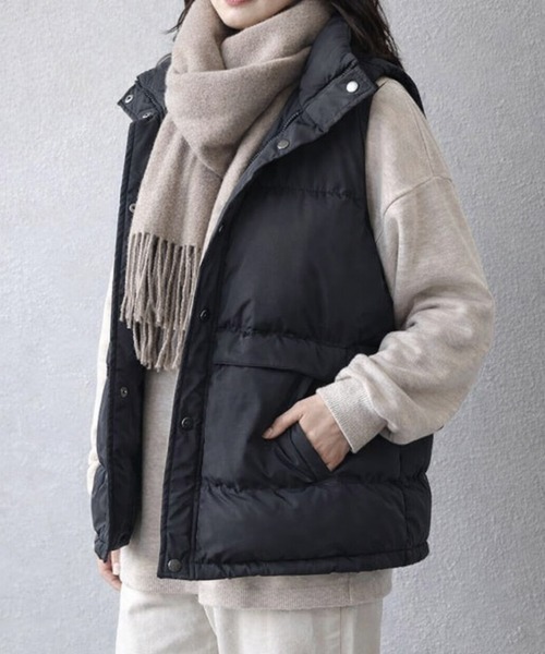 SallyLunn(サリーラン)の「スタンドカラーダウンベスト(ダウンベスト・レディース・ブラック/アイボリー・MEDIUM/LARGE)」の2枚目の写真