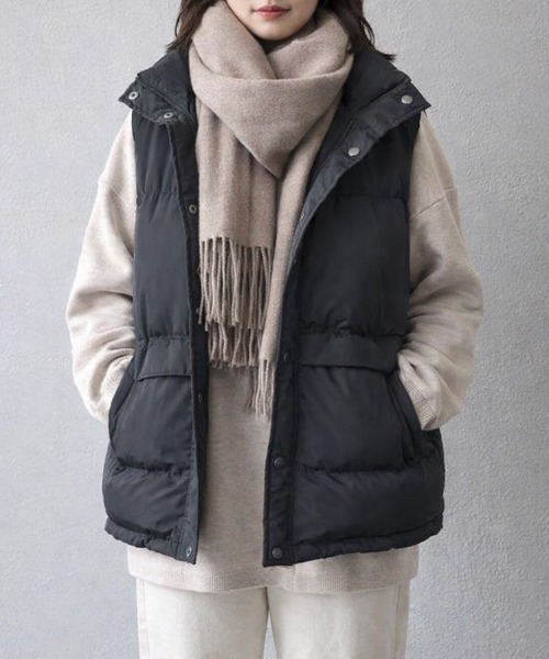 SallyLunn(サリーラン)の「スタンドカラーダウンベスト(ダウンベスト・レディース・ブラック/アイボリー・MEDIUM/LARGE)」の5枚目の写真