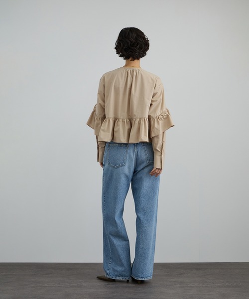 SALON adam et rope'（サロン アダム エ ロペ）の「【WEB限定】フリルギャザーブラウス（シャツ/ブラウス・レディース・ホワイト/ベージュ/サックスブルー・FREE）」の7枚目の写真