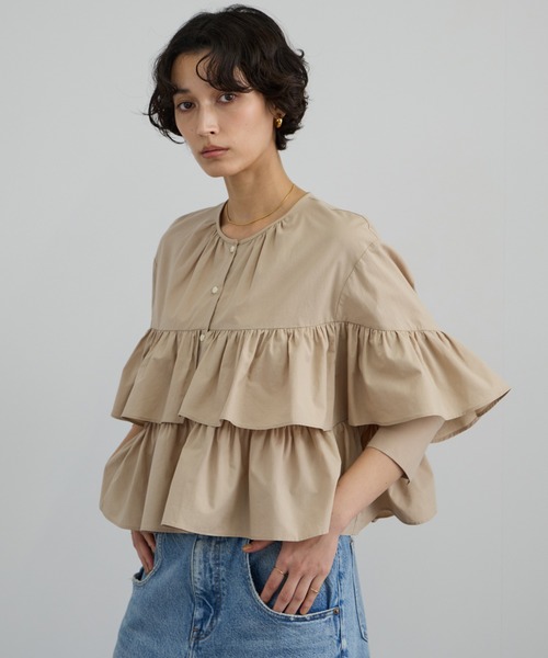 SALON adam et rope'（サロン アダム エ ロペ）の「【WEB限定】フリルギャザーブラウス（シャツ/ブラウス・レディース・ホワイト/ベージュ/サックスブルー・FREE）」の8枚目の写真