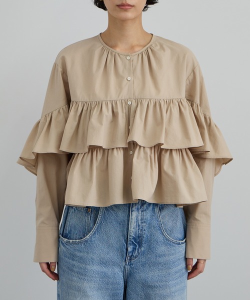 SALON adam et rope'（サロン アダム エ ロペ）の「【WEB限定】フリルギャザーブラウス（シャツ/ブラウス・レディース・ホワイト/ベージュ/サックスブルー・FREE）」の11枚目の写真