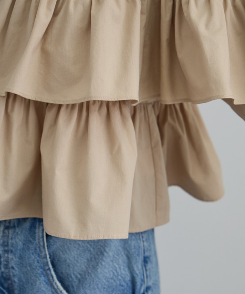 SALON adam et rope'（サロン アダム エ ロペ）の「【WEB限定】フリルギャザーブラウス（シャツ/ブラウス・レディース・ホワイト/ベージュ/サックスブルー・FREE）」の16枚目の写真