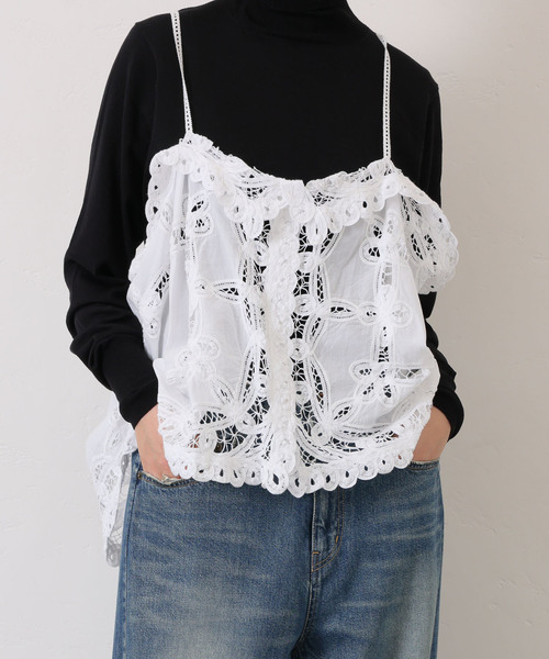JOURNAL STANDARD LUXE(ジャーナルスタンダード ラックス)の「《追加》バテンレース キャミブラウス(シャツ/ブラウス・レディース・ブラック/ホワイト・FREE)」の2枚目の写真