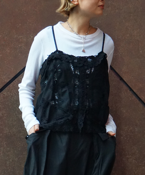 JOURNAL STANDARD LUXE(ジャーナルスタンダード ラックス)の「《追加》バテンレース キャミブラウス(シャツ/ブラウス・レディース・ブラック/ホワイト・FREE)」の1枚目の写真