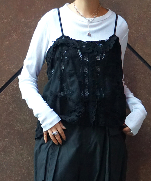 JOURNAL STANDARD LUXE(ジャーナルスタンダード ラックス)の「《追加》バテンレース キャミブラウス(シャツ/ブラウス・レディース・ブラック/ホワイト・FREE)」の4枚目の写真
