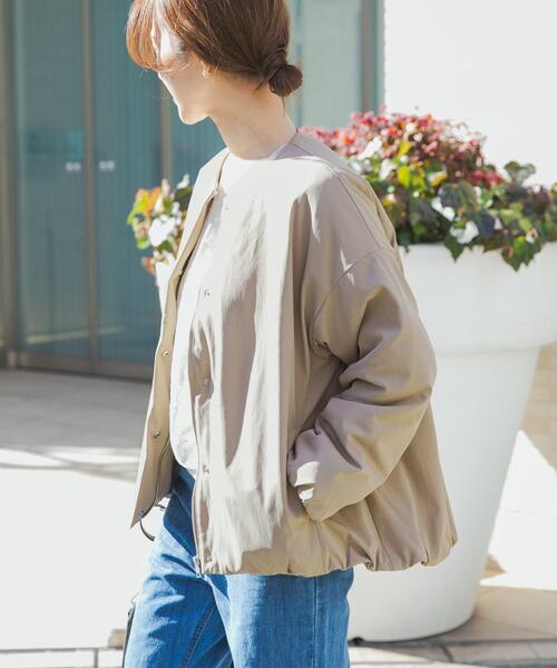 URBAN RESEARCH DOORS（アーバンリサーチドアーズ）の「撥水中綿ノーカラーコート | 軽量/中綿ジャケット/通勤/オフィスカジュアル/防寒（その他アウター・レディース・ブラック/ベージュ・FREE）」の10枚目の写真