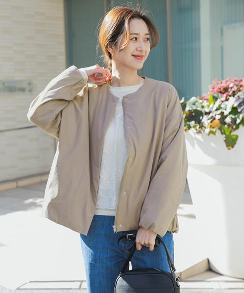 URBAN RESEARCH DOORS（アーバンリサーチドアーズ）の「撥水中綿ノーカラーコート | 軽量/中綿ジャケット/通勤/オフィスカジュアル/防寒（その他アウター・レディース・ブラック/ベージュ・FREE）」の12枚目の写真