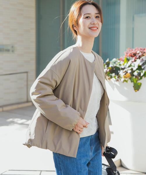 URBAN RESEARCH DOORS（アーバンリサーチドアーズ）の「撥水中綿ノーカラーコート | 軽量/中綿ジャケット/通勤/オフィスカジュアル/防寒（その他アウター・レディース・ブラック/ベージュ・FREE）」の13枚目の写真