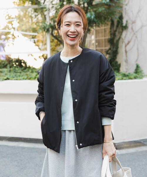 URBAN RESEARCH DOORS（アーバンリサーチドアーズ）の「撥水中綿ノーカラーコート | 軽量/中綿ジャケット/通勤/オフィスカジュアル/防寒（その他アウター・レディース・ブラック/ベージュ・FREE）」の7枚目の写真