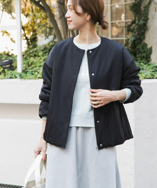 URBAN RESEARCH DOORS（アーバンリサーチドアーズ）の「撥水中綿ノーカラーコート | 軽量/中綿ジャケット/通勤/オフィスカジュアル/防寒（その他アウター・レディース・ブラック/ベージュ・FREE）」の8枚目の写真