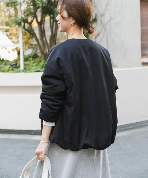 URBAN RESEARCH DOORS（アーバンリサーチドアーズ）の「撥水中綿ノーカラーコート | 軽量/中綿ジャケット/通勤/オフィスカジュアル/防寒（その他アウター・レディース・ブラック/ベージュ・FREE）」の20枚目の写真