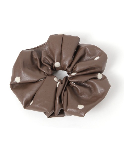 LOWRYS FARM（ローリーズファーム）の「フェイクレザードットシュシュ 645112（ヘアゴム・レディース・ブラウン/ブラック・FREE）」の6枚目の写真