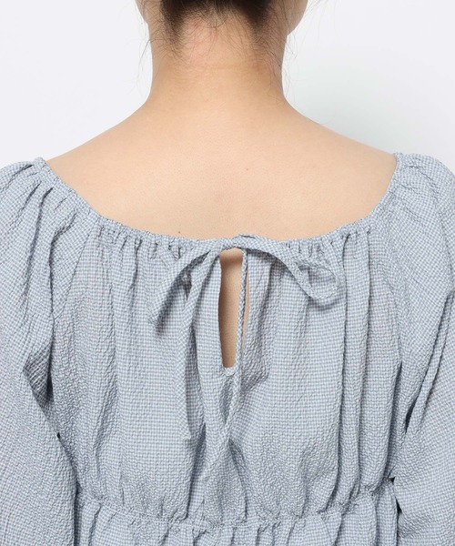 LOWRYS FARM(ローリーズファーム)の「オフショルシャーリングブラウス 652996(Tシャツ/カットソー・レディース・グレー/ブルー/ベージュ・FREE)」の10枚目の写真