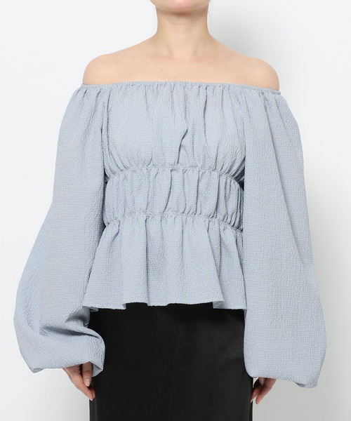 LOWRYS FARM(ローリーズファーム)の「オフショルシャーリングブラウス 652996(Tシャツ/カットソー・レディース・グレー/ブルー/ベージュ・FREE)」の11枚目の写真