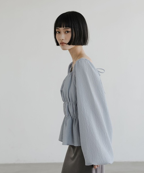 LOWRYS FARM(ローリーズファーム)の「オフショルシャーリングブラウス 652996(Tシャツ/カットソー・レディース・グレー/ブルー/ベージュ・FREE)」の17枚目の写真