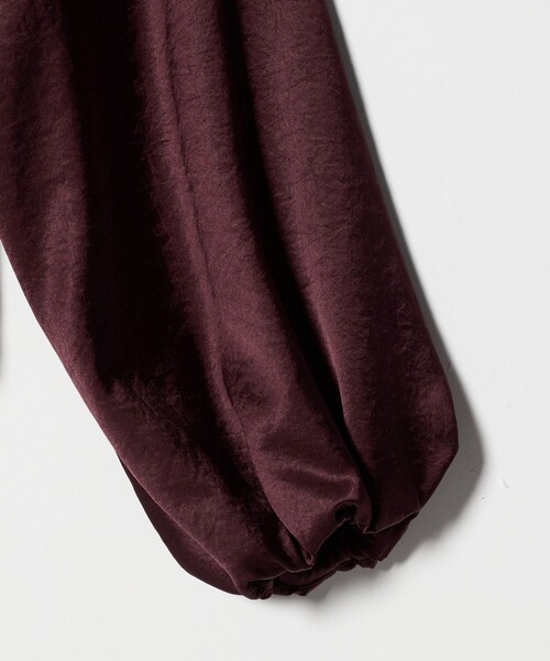 UNITED ARROWS（ユナイテッドアローズ）の「サテン ボリュームギャザー ブルゾン ‐ウォッシャブル‐（ブルゾン・レディース・ワイン/ブラック・36/38）」の18枚目の写真