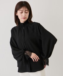 衿シャーリングブラウス
