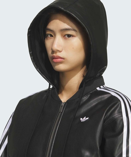 adidas（アディダス）の「Wプレザー ジャケット パッド / アディダスオリジナルス adidas Originals（ダウンジャケット/コート・レディース・ブラック・MEDIUM/SMALL/XX-LARGE/X-SMALL/3XL/X-LARGE/LARGE）」の3枚目の写真