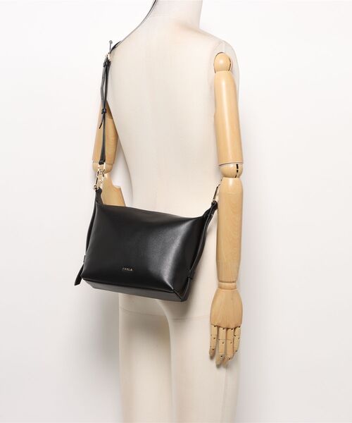 FURLA(フルラ)の「フルラ トニー (Furla Tonie) ミニショルダーバッグ(ショルダーバッグ・レディース・ブラック/ホワイト・ONE SIZE)」の4枚目の写真