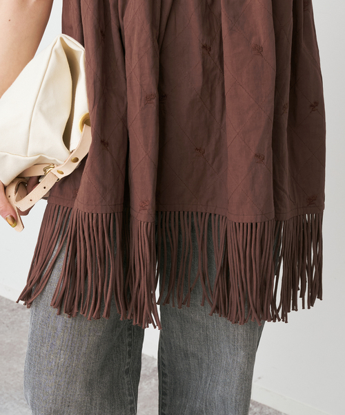 Spick & Span(スピックアンドスパン)の「crinkle crinkle crinkle 別注フリンジキャミ*(キャミソール・レディース・ブラウン/ブラック・FREE)」の5枚目の写真