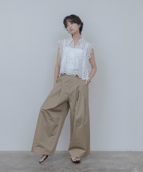 Eimee Law（エイミーロウ）の「エンブロイダリー パネルレースベスト（ベスト・レディース・ブラック/オフホワイト・FREE）」の4枚目の写真