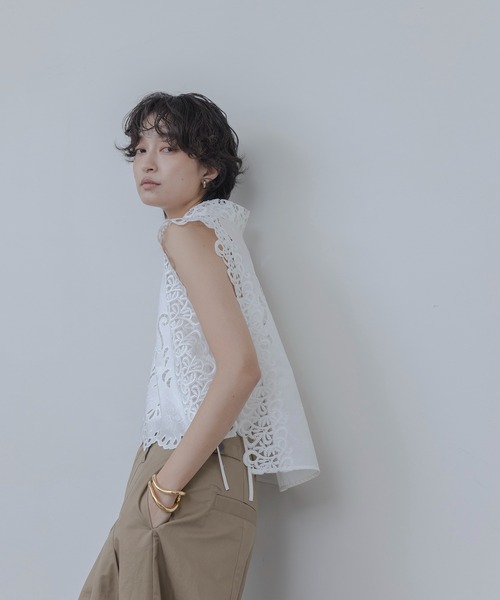 Eimee Law（エイミーロウ）の「エンブロイダリー パネルレースベスト（ベスト・レディース・ブラック/オフホワイト・FREE）」の10枚目の写真