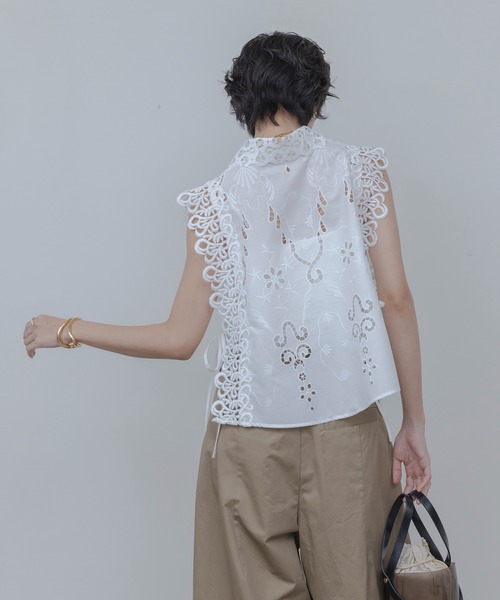 Eimee Law（エイミーロウ）の「エンブロイダリー パネルレースベスト（ベスト・レディース・ブラック/オフホワイト・FREE）」の11枚目の写真