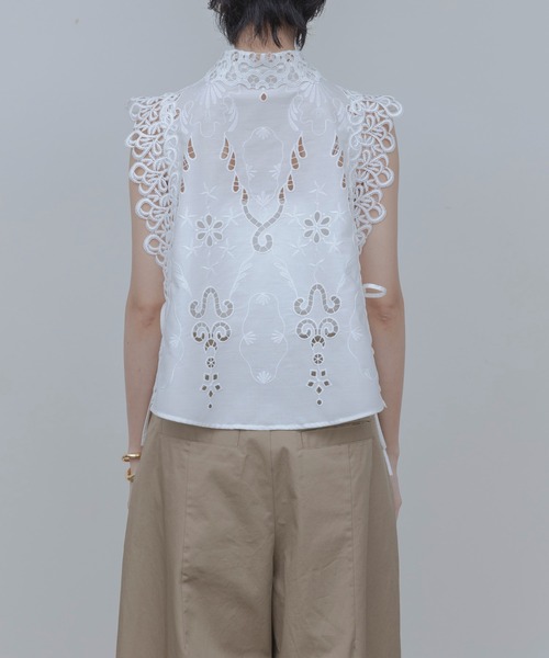 Eimee Law（エイミーロウ）の「エンブロイダリー パネルレースベスト（ベスト・レディース・ブラック/オフホワイト・FREE）」の17枚目の写真
