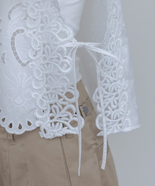 Eimee Law（エイミーロウ）の「エンブロイダリー パネルレースベスト（ベスト・レディース・ブラック/オフホワイト・FREE）」の20枚目の写真