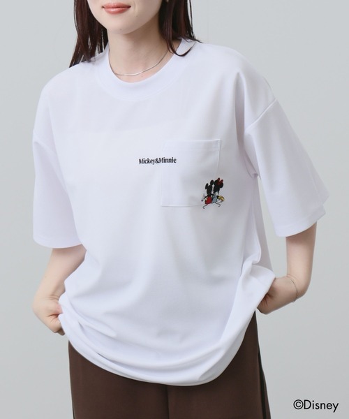 Disney(ディズニー)の「【Disney/ディズニー】キャラクター メンズ ポケット刺繍 梨地(アムンゼン) クルーネックTシャツ(Tシャツ/カットソー・メンズ・ホワイト/ブラック・S/M/L/XL)」の1枚目の写真