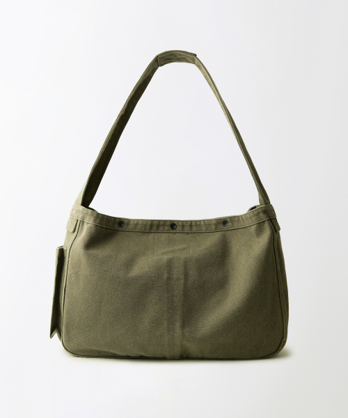 OUTSTANDING(アウトスタンディング)の「NEWSPAPER BAG(INDEPENDENT)_OLIVE(メッセンジャーバッグ・メンズ・その他・FREE)」の2枚目の写真