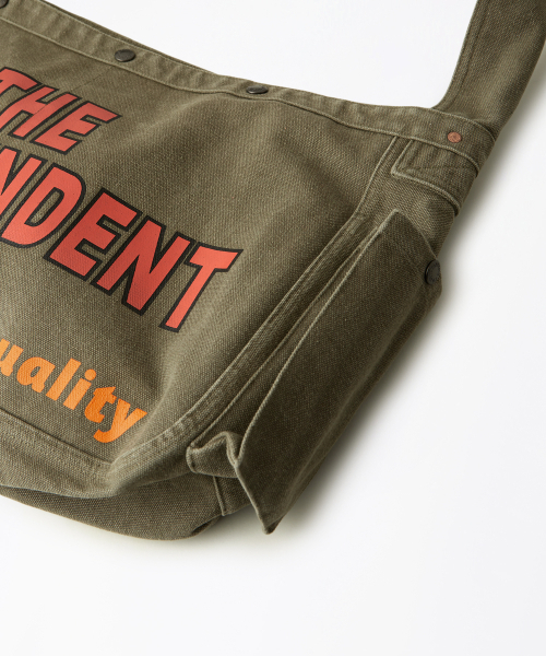 OUTSTANDING(アウトスタンディング)の「NEWSPAPER BAG(INDEPENDENT)_OLIVE(メッセンジャーバッグ・メンズ・その他・FREE)」の4枚目の写真