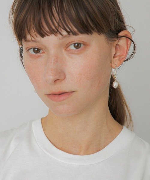 LAPUIS(ラピュイ)の「LAPUIS(ラピュイ)Pearl Hook pierced earrings(ピアス(両耳用)・レディース・ゴールド/マルチ・FREE)」の16枚目の写真