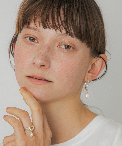 LAPUIS(ラピュイ)の「LAPUIS(ラピュイ)Pearl Hook pierced earrings(ピアス(両耳用)・レディース・ゴールド/マルチ・FREE)」の15枚目の写真