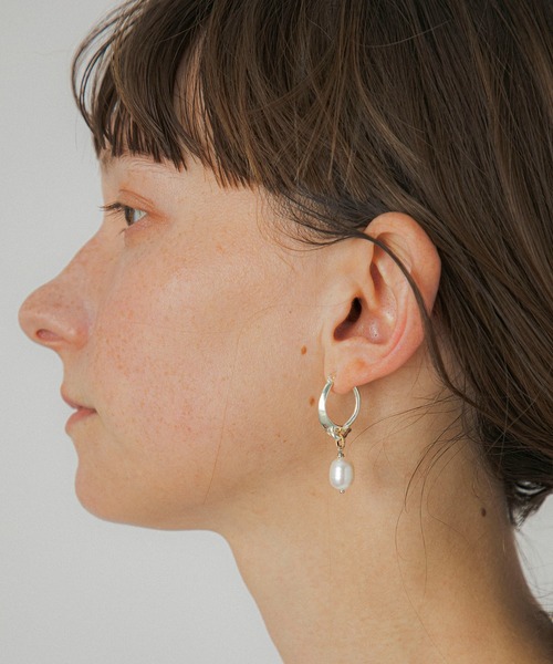 LAPUIS(ラピュイ)の「LAPUIS(ラピュイ)Pearl Hook pierced earrings(ピアス(両耳用)・レディース・ゴールド/マルチ・FREE)」の12枚目の写真
