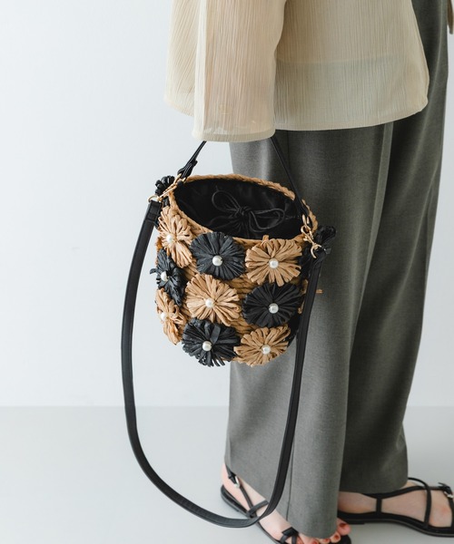 RODE SKO（ロデスコ）の「フラワーモチーフ雑材バケツバッグ（ショルダーバッグ・レディース・ミント/ブラック・ONE）」の3枚目の写真