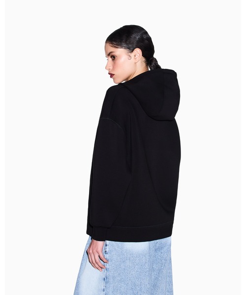 ARMANI EXCHANGE(アルマーニエクスチェンジ)の「【A|X アルマーニ エクスチェンジ】WE ロゴパッチ フーデッドスウェットプルオーバー(EC限定カラー含)(スウェット・レディース・ホワイト/ブラック・MEDIUM/SMALL/LARGE/X-SMALL/X-LARGE)」の7枚目の写真