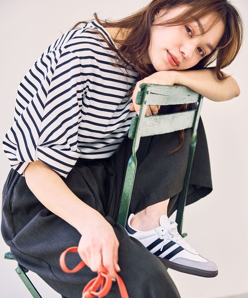 ANY(エニィ)の「ツイストスリーブボーダートップス(Tシャツ/カットソー・レディース・ホワイト系2/ベージュ系2/スカイブルー系2/ライトイエロー系2/ネイビー系/ホワイト系/ブラック系/ダークブラウン系2・X-LARGE)」の3枚目の写真