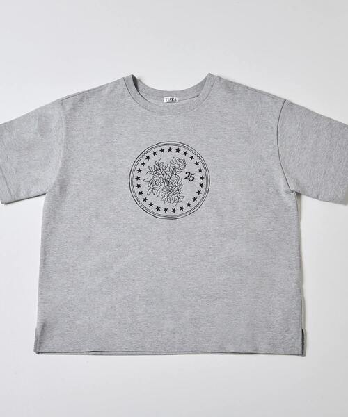 Tiara（ティアラ）の「SHOGO SEKINE 25周年ロゴTシャツ（Tシャツ/カットソー・レディース・杢グレー/ホワイト・FREE）」の2枚目の写真