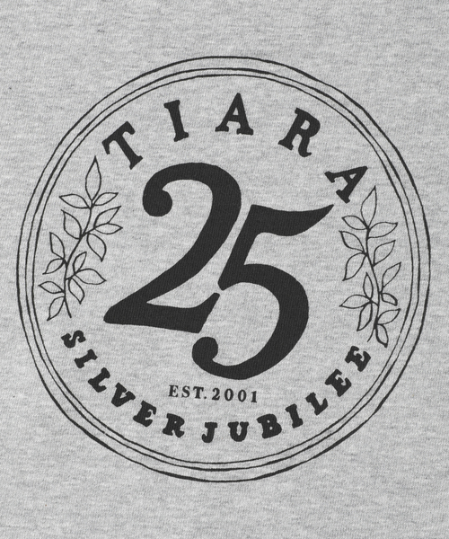 Tiara（ティアラ）の「SHOGO SEKINE 25周年ロゴTシャツ（Tシャツ/カットソー・レディース・杢グレー/ホワイト・FREE）」の4枚目の写真