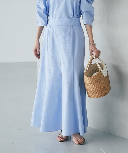 La boutique BonBon（ラブティックボンボン）の「【接触冷感・涼しくて美シルエット】サッカーマーメイドマキシスカート（スカート・レディース・サックスブルー/ブラック/ホワイト・38/36）」の3枚目の写真