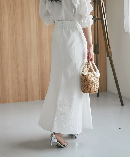 La boutique BonBon（ラブティックボンボン）の「【接触冷感・涼しくて美シルエット】サッカーマーメイドマキシスカート（スカート・レディース・サックスブルー/ブラック/ホワイト・38/36）」の6枚目の写真