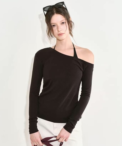 Fano Studios(ファノ ストゥディオズ)の「シンプル アシンメトリー オフショルダートップス FX26S223【Fano Studios】【2026SS】(Tシャツ/カットソー・レディース・ホワイト/ブラック・M/L/S)」の2枚目の写真
