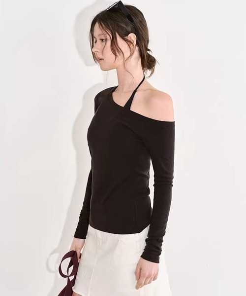Fano Studios(ファノ ストゥディオズ)の「シンプル アシンメトリー オフショルダートップス FX26S223【Fano Studios】【2026SS】(Tシャツ/カットソー・レディース・ホワイト/ブラック・M/L/S)」の10枚目の写真