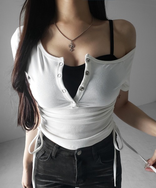 me+em select(ミームセレクト)の「【 2点セット 】ヘンリーネックサイドリボン半袖ぴちTシャツ / Henley neck side ribbon short-sleeve pichi T-shirt(Tシャツ/カットソー・レディース・ホワイト/グレー/ブラック・FREE)」の2枚目の写真