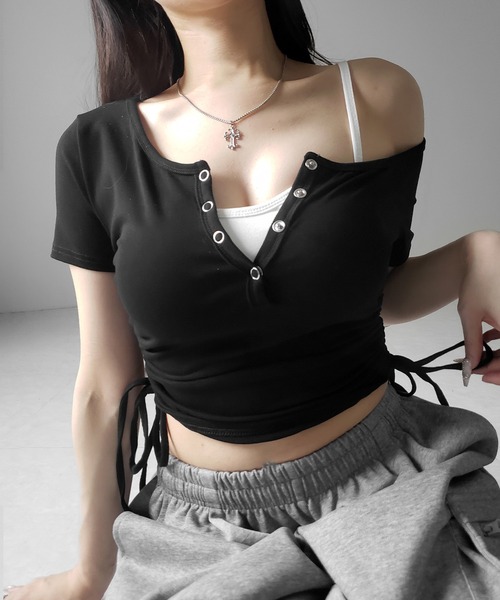 me+em select(ミームセレクト)の「【 2点セット 】ヘンリーネックサイドリボン半袖ぴちTシャツ / Henley neck side ribbon short-sleeve pichi T-shirt(Tシャツ/カットソー・レディース・ホワイト/グレー/ブラック・FREE)」の5枚目の写真