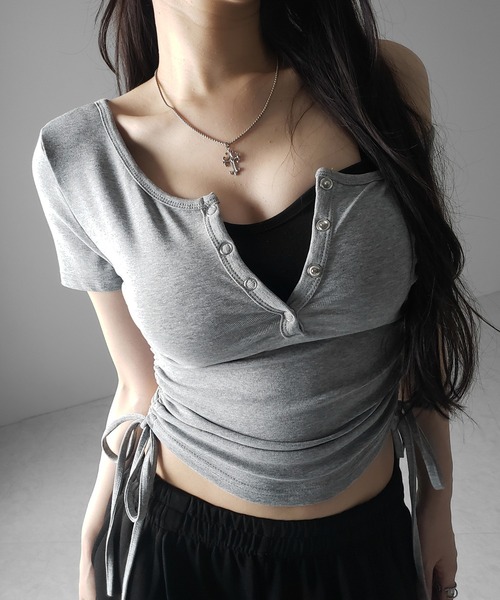 me+em select(ミームセレクト)の「【 2点セット 】ヘンリーネックサイドリボン半袖ぴちTシャツ / Henley neck side ribbon short-sleeve pichi T-shirt(Tシャツ/カットソー・レディース・ホワイト/グレー/ブラック・FREE)」の11枚目の写真